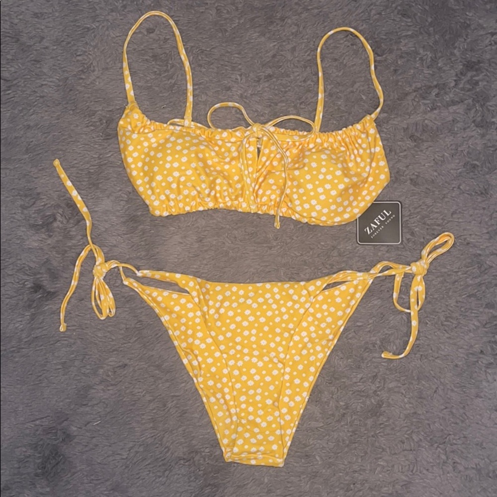 NWT!! YELLOW POLKA-DOT BIKINI FROM ZAFUL (L)